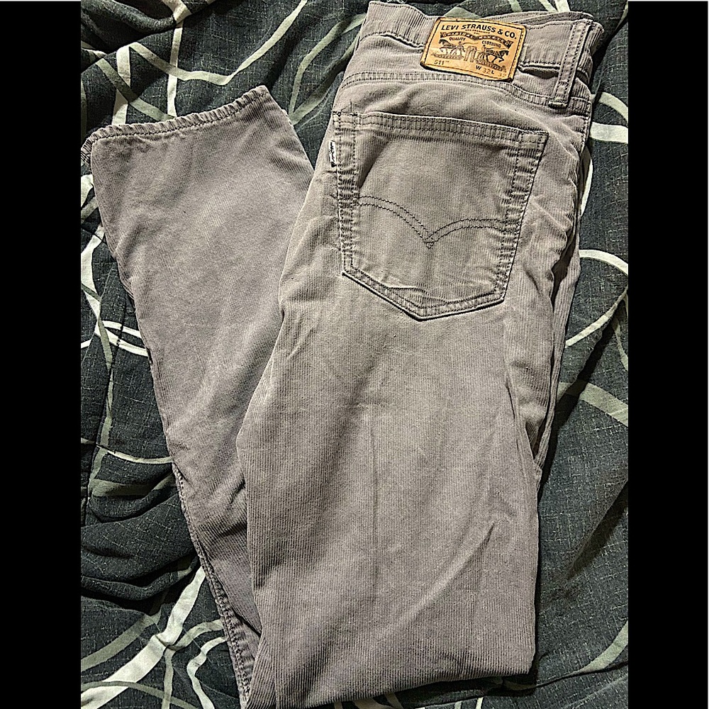 3/$22 vintage Levi’s 511 gray corduroy jeans 32